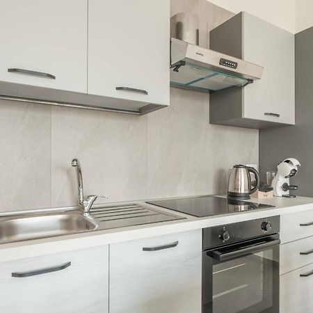 Einstein - Modern Apartment With Balcony سوما لومباردو المظهر الخارجي الصورة