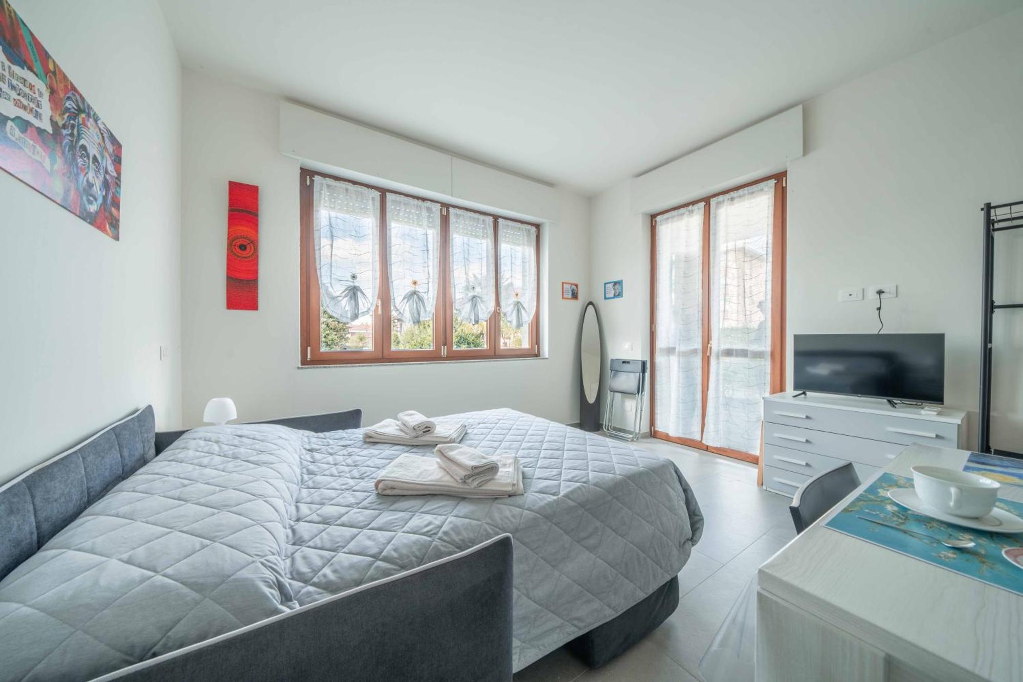 Einstein - Modern Apartment With Balcony سوما لومباردو المظهر الخارجي الصورة