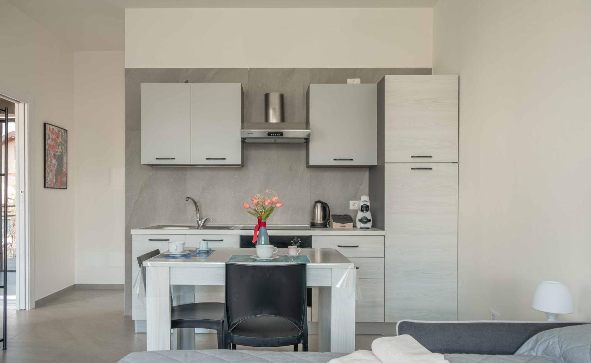 Einstein - Modern Apartment With Balcony سوما لومباردو المظهر الخارجي الصورة